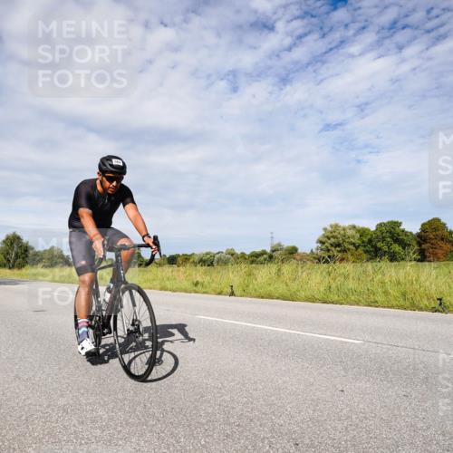 31.08.2025 - Elbe Triathlon Hamburg Michael Burmester http://msf.ph/oto/8667050 31.08.2025 10:41:10 Radfahren 564 meine-sportfotos.de