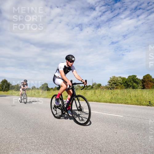 31.08.2025 - Elbe Triathlon Hamburg Michael Burmester http://msf.ph/oto/8667064 31.08.2025 10:41:31 Radfahren 926, 955, 1035, 1062, 1096, 1148 meine-sportfotos.de