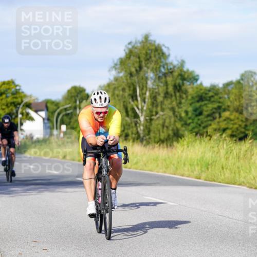 31.08.2025 - Elbe Triathlon Hamburg Michael Burmester http://msf.ph/oto/8667066 31.08.2025 09:40:07 Radfahren 265, 316, 334, 348, 434, 471, 499, 536, 652, 698, 725 meine-sportfotos.de