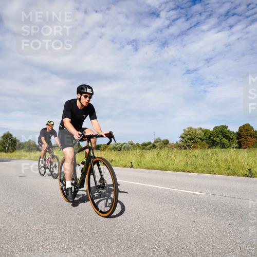 31.08.2025 - Elbe Triathlon Hamburg Michael Burmester http://msf.ph/oto/8667068 31.08.2025 10:41:34 Radfahren 955, 1003, 1022, 1035, 1062, 1096, 1148, 1279 meine-sportfotos.de