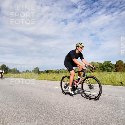 31.08.2025 - Elbe Triathlon Hamburg Michael Burmester http://msf.ph/oto/8667071 31.08.2025 10:41:34 Radfahren 955, 1003, 1022, 1035, 1062, 1096, 1148, 1279 meine-sportfotos.de