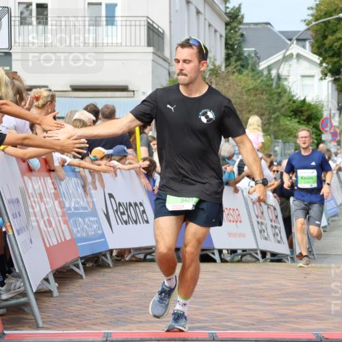 31.08.2025 - 21. Blankeneser Heldenlauf Strokosch-Dieckow http://msf.ph/oto/8667084 31.08.2025 10:57:48 Ziel 3559, 3421, 3539 meine-sportfotos.de
