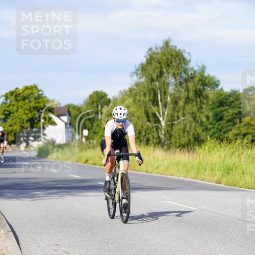 31.08.2025 - Elbe Triathlon Hamburg Michael Burmester http://msf.ph/oto/8667095 31.08.2025 09:40:17 Radfahren 265, 301, 316, 406, 459, 462, 525, 625, 785 meine-sportfotos.de