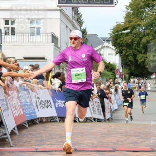 31.08.2025 - 21. Blankeneser Heldenlauf Strokosch-Dieckow http://msf.ph/oto/8667204 31.08.2025 10:57:44 Ziel 3559, 3421, 3045 meine-sportfotos.de