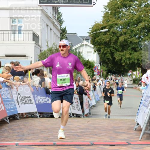 31.08.2025 - 21. Blankeneser Heldenlauf Strokosch-Dieckow http://msf.ph/oto/8667247 31.08.2025 10:57:44 Ziel 3559, 3421, 3045 meine-sportfotos.de