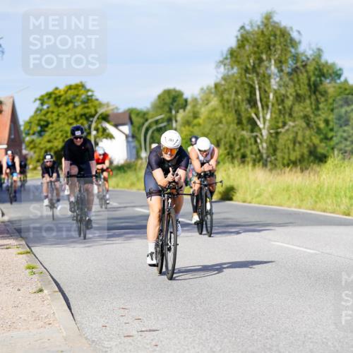 31.08.2025 - Elbe Triathlon Hamburg Michael Burmester http://msf.ph/oto/8667281 31.08.2025 09:41:15 Radfahren 261, 318, 395, 445, 650, 672, 679, 692, 815, 853, 887 meine-sportfotos.de