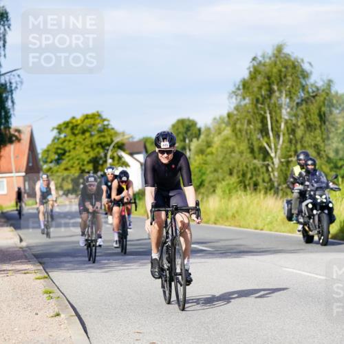 31.08.2025 - Elbe Triathlon Hamburg Michael Burmester http://msf.ph/oto/8667289 31.08.2025 09:41:16 Radfahren 261, 318, 395, 445, 630, 650, 672, 692, 815, 853, 887 meine-sportfotos.de