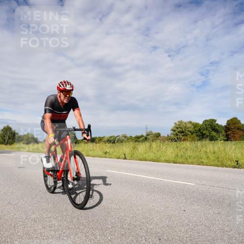 31.08.2025 - Elbe Triathlon Hamburg Michael Burmester http://msf.ph/oto/8667311 31.08.2025 10:46:36 Radfahren 1059, 1213, 1224, 1320 meine-sportfotos.de