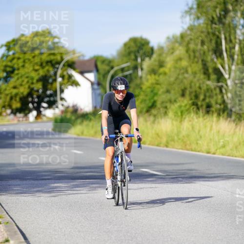 31.08.2025 - Elbe Triathlon Hamburg Michael Burmester http://msf.ph/oto/8667321 31.08.2025 09:41:28 Radfahren 821, 851 meine-sportfotos.de