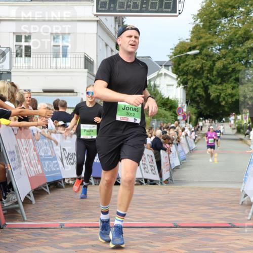31.08.2025 - 21. Blankeneser Heldenlauf Strokosch-Dieckow http://msf.ph/oto/8667361 31.08.2025 10:57:36 Ziel 3212, 3045, 3012 meine-sportfotos.de