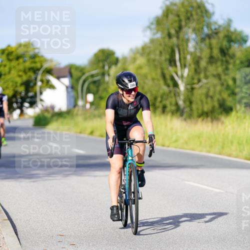 31.08.2025 - Elbe Triathlon Hamburg Michael Burmester http://msf.ph/oto/8667383 31.08.2025 09:41:53 Radfahren 266, 376, 579, 681, 910 meine-sportfotos.de