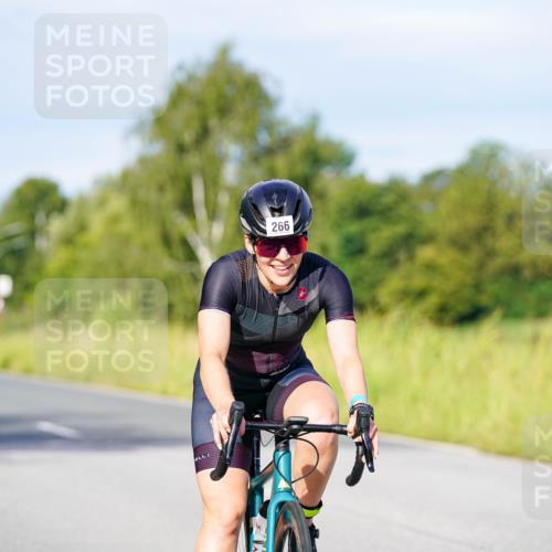 31.08.2025 - Elbe Triathlon Hamburg Michael Burmester http://msf.ph/oto/8667385 31.08.2025 09:41:53 Radfahren 266, 376, 579, 681, 910 meine-sportfotos.de