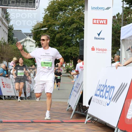 31.08.2025 - 21. Blankeneser Heldenlauf Strokosch-Dieckow http://msf.ph/oto/8667447 31.08.2025 10:57:27 Ziel 3212, 3499, 3503 meine-sportfotos.de