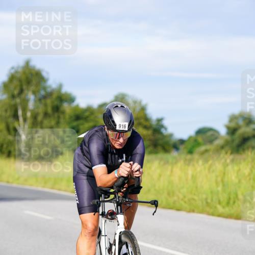 31.08.2025 - Elbe Triathlon Hamburg Michael Burmester http://msf.ph/oto/8667453 31.08.2025 09:42:21 Radfahren 248, 299, 916, 929 meine-sportfotos.de