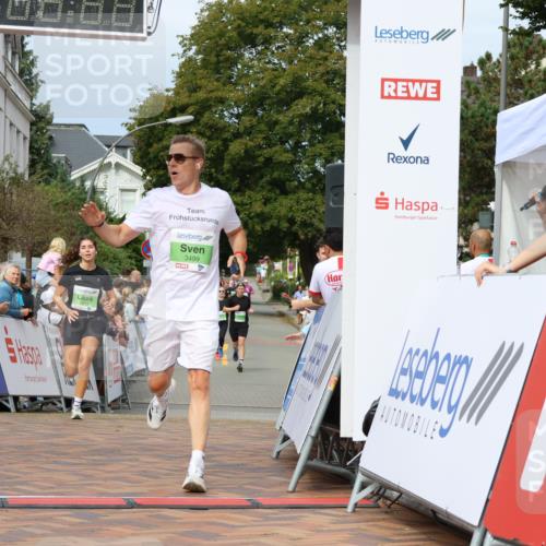 31.08.2025 - 21. Blankeneser Heldenlauf Strokosch-Dieckow http://msf.ph/oto/8667458 31.08.2025 10:57:27 Ziel 3212, 3499, 3503 meine-sportfotos.de