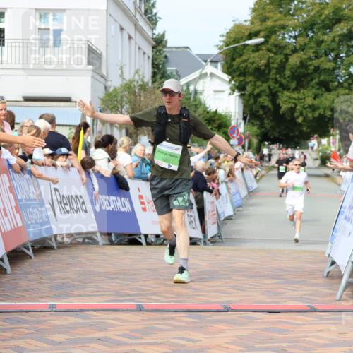31.08.2025 - 21. Blankeneser Heldenlauf Strokosch-Dieckow http://msf.ph/oto/8667552 31.08.2025 10:57:23 Ziel 3499, 3503 meine-sportfotos.de