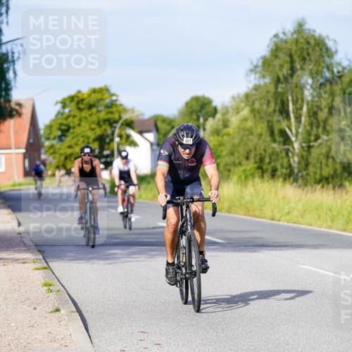 31.08.2025 - Elbe Triathlon Hamburg Michael Burmester http://msf.ph/oto/8667585 31.08.2025 09:43:05 Radfahren 321, 324, 605, 623, 624, 732, 795, 833 meine-sportfotos.de