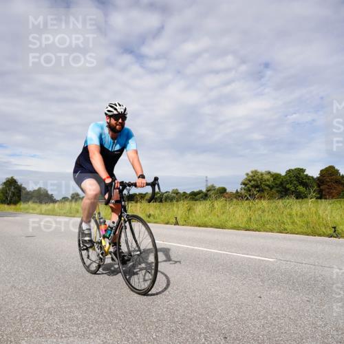 31.08.2025 - Elbe Triathlon Hamburg Michael Burmester http://msf.ph/oto/8667605 31.08.2025 10:52:37 Radfahren 1113, 1124, 1265 meine-sportfotos.de