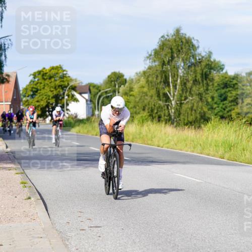 31.08.2025 - Elbe Triathlon Hamburg Michael Burmester http://msf.ph/oto/8667632 31.08.2025 09:43:27 Radfahren 249, 383, 519, 567, 680, 835, 888 meine-sportfotos.de