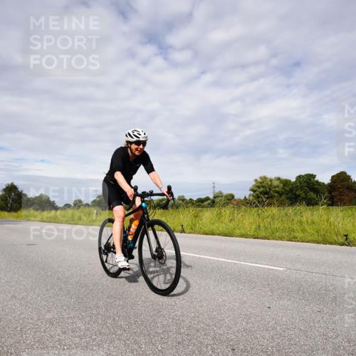 31.08.2025 - Elbe Triathlon Hamburg Michael Burmester http://msf.ph/oto/8667699 31.08.2025 10:54:42 Radfahren 1255, 1370, 1398, 1498 meine-sportfotos.de