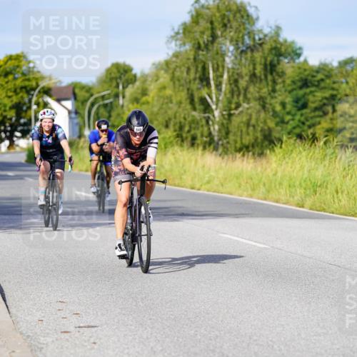 31.08.2025 - Elbe Triathlon Hamburg Michael Burmester http://msf.ph/oto/8667747 31.08.2025 09:43:47 Radfahren 377, 450, 602, 800, 845, 908 meine-sportfotos.de