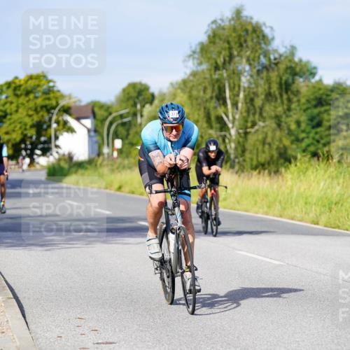 31.08.2025 - Elbe Triathlon Hamburg Michael Burmester http://msf.ph/oto/8667768 31.08.2025 09:43:52 Radfahren 377, 450, 563, 602, 610, 634, 770, 800 meine-sportfotos.de