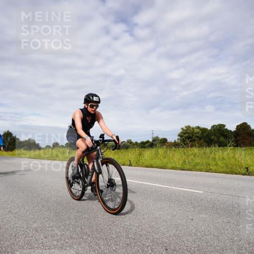 31.08.2025 - Elbe Triathlon Hamburg Michael Burmester http://msf.ph/oto/8667781 31.08.2025 10:56:37 Radfahren 772, 1250, 1366, 1406, 1407, 1474, 1475 meine-sportfotos.de
