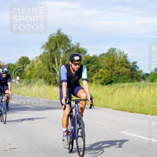 31.08.2025 - Elbe Triathlon Hamburg Michael Burmester http://msf.ph/oto/8667784 31.08.2025 09:43:55 Radfahren 377, 450, 563, 610, 634, 770 meine-sportfotos.de