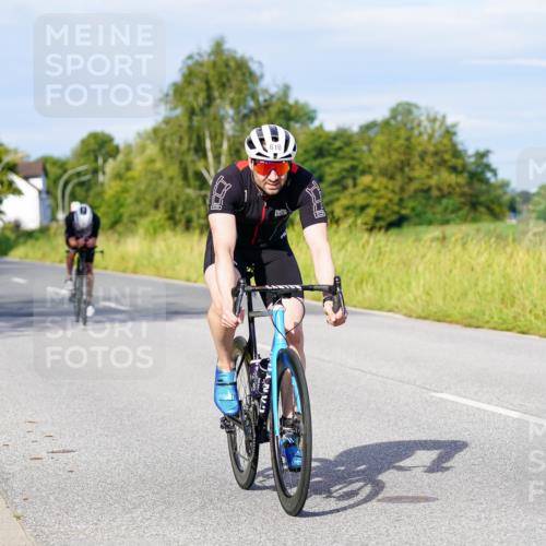 31.08.2025 - Elbe Triathlon Hamburg Michael Burmester http://msf.ph/oto/8667796 31.08.2025 09:43:58 Radfahren 281, 476, 562, 563, 610, 634, 770, 864 meine-sportfotos.de