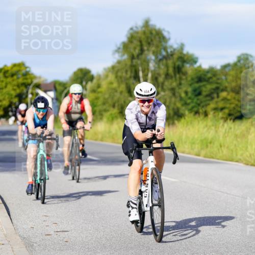 31.08.2025 - Elbe Triathlon Hamburg Michael Burmester http://msf.ph/oto/8667808 31.08.2025 09:44:02 Radfahren 281, 378, 476, 562, 770, 787, 864 meine-sportfotos.de