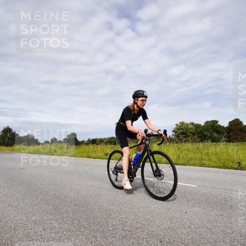 31.08.2025 - Elbe Triathlon Hamburg Michael Burmester http://msf.ph/oto/8667841 31.08.2025 10:57:31 Radfahren 1345, 1377, 1405, 1463 meine-sportfotos.de