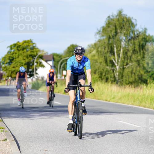 31.08.2025 - Elbe Triathlon Hamburg Michael Burmester http://msf.ph/oto/8667858 31.08.2025 09:44:32 Radfahren 360, 387, 667, 825, 919 meine-sportfotos.de