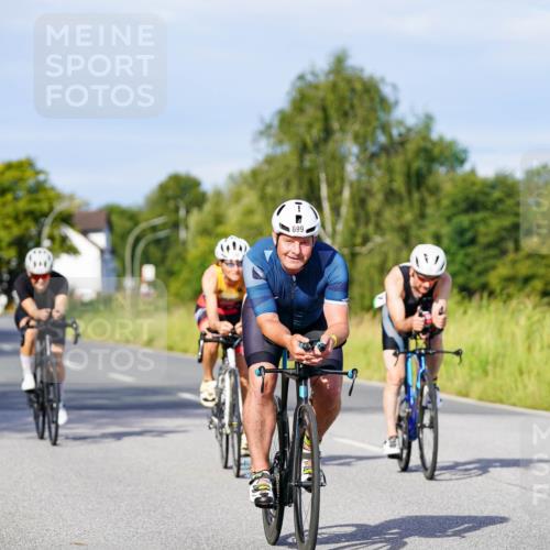 31.08.2025 - Elbe Triathlon Hamburg Michael Burmester http://msf.ph/oto/8667891 31.08.2025 09:44:49 Radfahren 259, 298, 357, 617, 669, 737, 823, 869, 881 meine-sportfotos.de