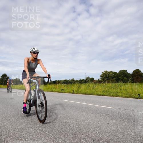 31.08.2025 - Elbe Triathlon Hamburg Michael Burmester http://msf.ph/oto/8667934 31.08.2025 10:59:46 Radfahren 1310, 1318, 1319, 1344, 1362, 1417 meine-sportfotos.de