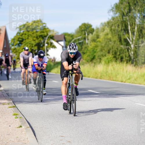 31.08.2025 - Elbe Triathlon Hamburg Michael Burmester http://msf.ph/oto/8668018 31.08.2025 09:45:26 Radfahren 431, 489, 566, 664, 756 meine-sportfotos.de