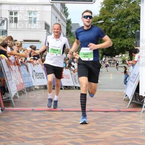 31.08.2025 - 21. Blankeneser Heldenlauf Strokosch-Dieckow http://msf.ph/oto/8668051 31.08.2025 10:56:42 Ziel 3399, 3704, 3394, 3086 meine-sportfotos.de