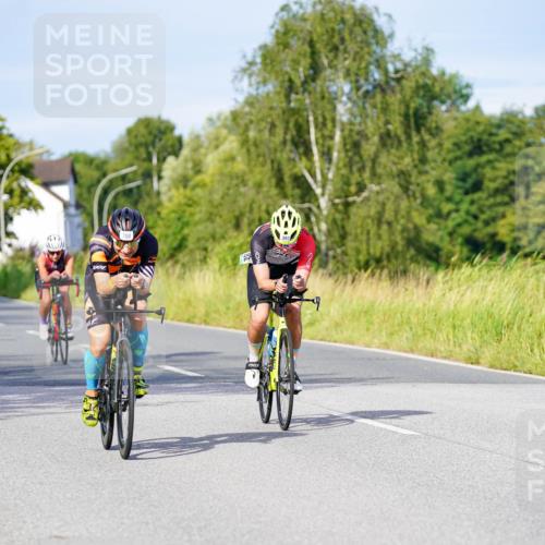 31.08.2025 - Elbe Triathlon Hamburg Michael Burmester http://msf.ph/oto/8668092 31.08.2025 09:45:39 Radfahren 392, 607, 633, 660, 700, 708, 786, 808, 826 meine-sportfotos.de