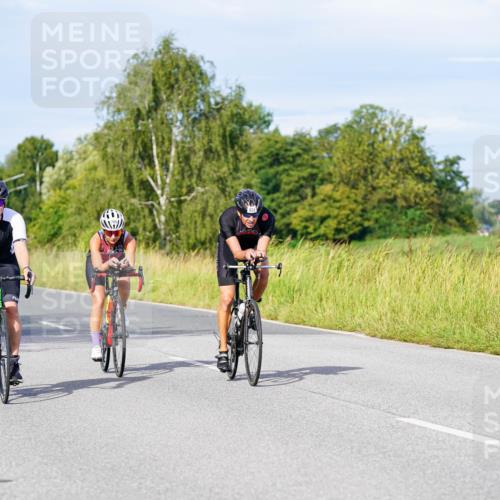 31.08.2025 - Elbe Triathlon Hamburg Michael Burmester http://msf.ph/oto/8668103 31.08.2025 09:45:41 Radfahren 392, 534, 633, 700, 708, 786, 808, 826, 930 meine-sportfotos.de