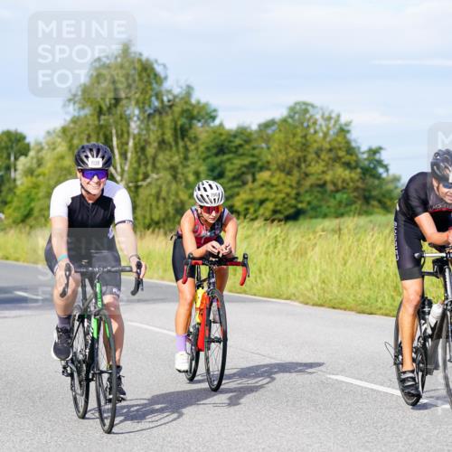 31.08.2025 - Elbe Triathlon Hamburg Michael Burmester http://msf.ph/oto/8668106 31.08.2025 09:45:42 Radfahren 392, 534, 633, 700, 786, 808, 826, 930 meine-sportfotos.de