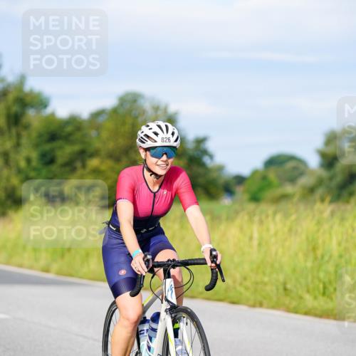 31.08.2025 - Elbe Triathlon Hamburg Michael Burmester http://msf.ph/oto/8668117 31.08.2025 09:45:44 Radfahren 305, 534, 633, 786, 808, 826, 905, 930 meine-sportfotos.de