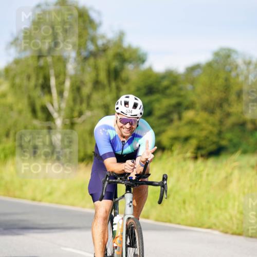 31.08.2025 - Elbe Triathlon Hamburg Michael Burmester http://msf.ph/oto/8668124 31.08.2025 09:45:47 Radfahren 305, 534, 826, 905, 930 meine-sportfotos.de