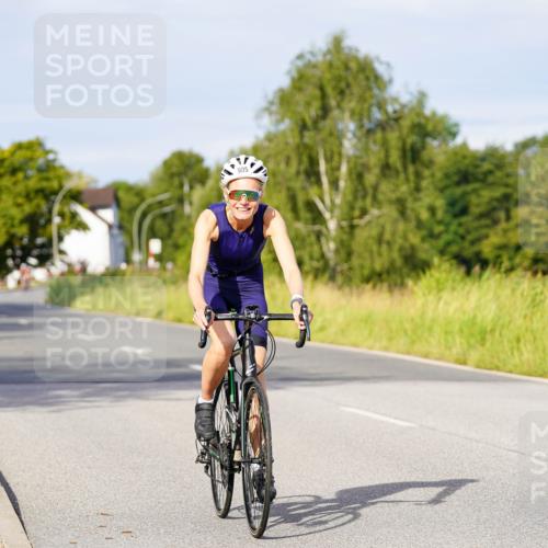31.08.2025 - Elbe Triathlon Hamburg Michael Burmester http://msf.ph/oto/8668137 31.08.2025 09:45:50 Radfahren 305, 534, 588, 905, 930 meine-sportfotos.de