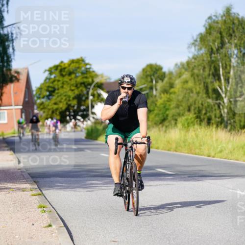 31.08.2025 - Elbe Triathlon Hamburg Michael Burmester http://msf.ph/oto/8668149 31.08.2025 09:45:54 Radfahren 588, 868, 905 meine-sportfotos.de