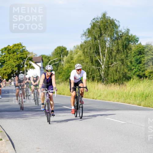 31.08.2025 - Elbe Triathlon Hamburg Michael Burmester http://msf.ph/oto/8668177 31.08.2025 09:46:06 Radfahren 463, 464, 553, 600, 740, 803, 820, 876, 906 meine-sportfotos.de