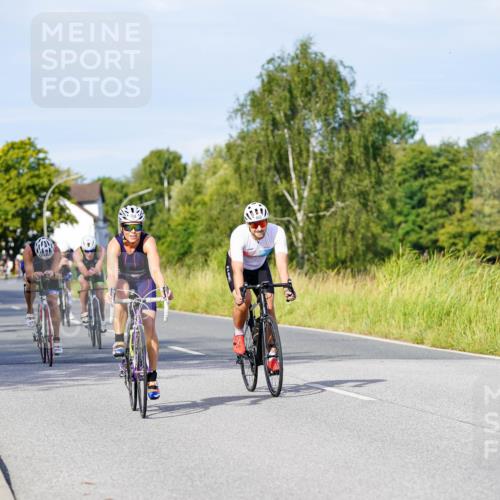 31.08.2025 - Elbe Triathlon Hamburg Michael Burmester http://msf.ph/oto/8668182 31.08.2025 09:46:06 Radfahren 463, 464, 553, 600, 740, 803, 820, 876, 906 meine-sportfotos.de