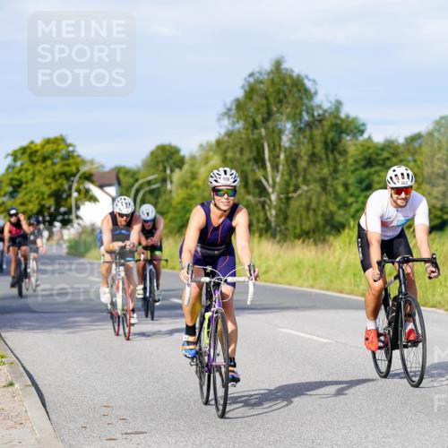 31.08.2025 - Elbe Triathlon Hamburg Michael Burmester http://msf.ph/oto/8668184 31.08.2025 09:46:07 Radfahren 463, 464, 553, 600, 740, 803, 820, 876, 906 meine-sportfotos.de