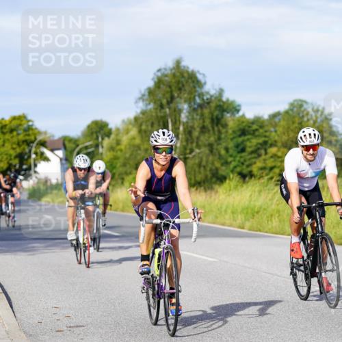 31.08.2025 - Elbe Triathlon Hamburg Michael Burmester http://msf.ph/oto/8668187 31.08.2025 09:46:07 Radfahren 463, 464, 553, 600, 740, 803, 820, 876, 906 meine-sportfotos.de