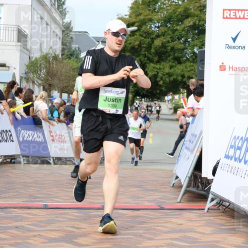 31.08.2025 - 21. Blankeneser Heldenlauf Strokosch-Dieckow http://msf.ph/oto/8668198 31.08.2025 10:56:37 Ziel 3378, 3399, 3704, 3394 meine-sportfotos.de
