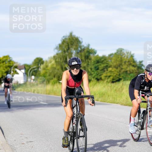 31.08.2025 - Elbe Triathlon Hamburg Michael Burmester http://msf.ph/oto/8668212 31.08.2025 09:46:11 Radfahren 463, 553, 600, 740, 803, 820, 876 meine-sportfotos.de