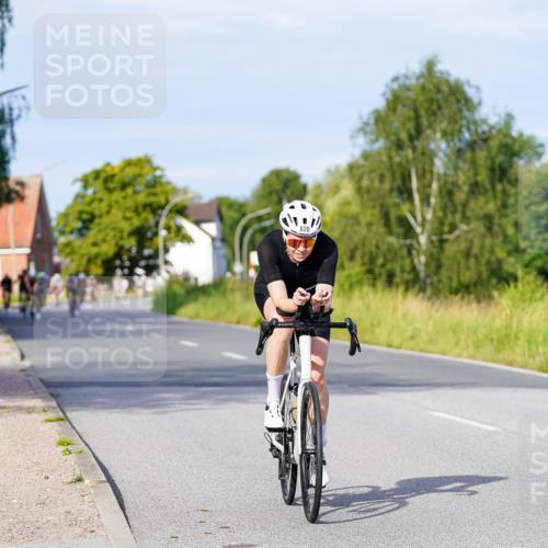 31.08.2025 - Elbe Triathlon Hamburg Michael Burmester http://msf.ph/oto/8668218 31.08.2025 09:46:13 Radfahren 694, 717, 803, 820, 876 meine-sportfotos.de